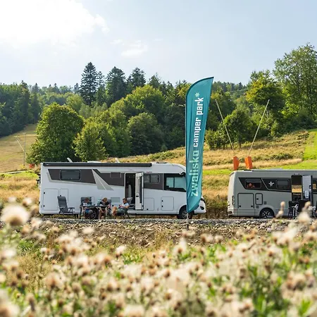 Zwalisko Camper Park Nocleg W Wynajetym Namiocie Camping *